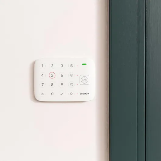Daewoo Pack Alarme Connectée WiFi Vigilia VIG102 – Système sans Fil et sans Abonnement, Compatible Animaux, Détecteurs et Sirène Inclus + Caméra de Surveillance Full HD, Application Incluse