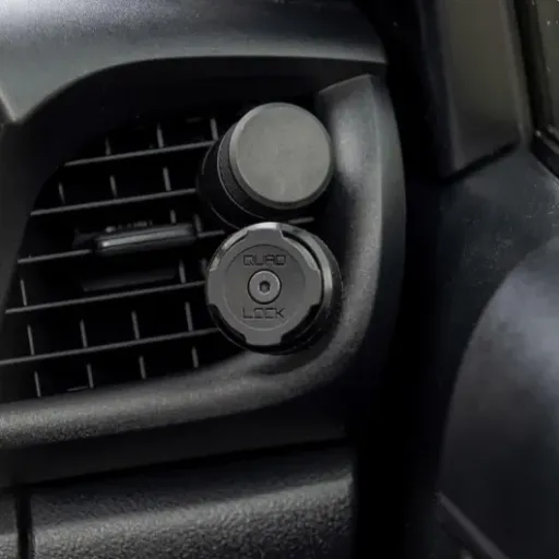 Test Quad Lock Évent De Voiture : le support de ventilation qui tient vraiment le téléphone