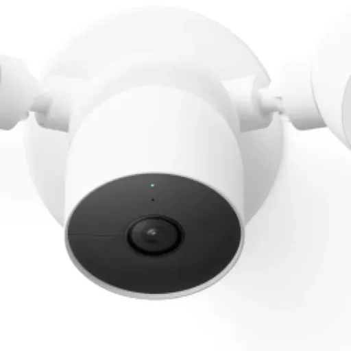 Test Google Nest Cam avec projecteur : la caméra qui simplifie la surveillance mais pique au portefeuille