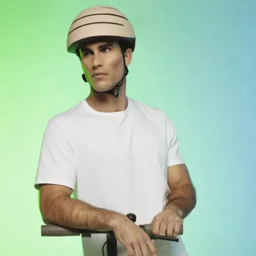 Test Closca Helmet Loop Sahara : le casque de vélo pliable qui tient enfin dans un sac