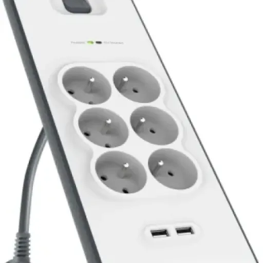 Test Belkin Parafoudre 6 prises : la multiprise qui sécurise sans prise de tête